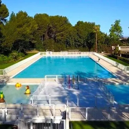 T2 - Piscine - Parking - Appartement