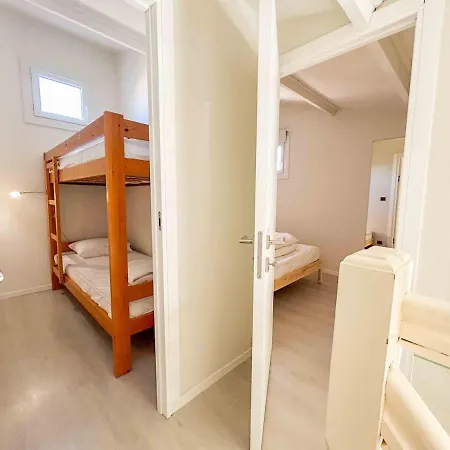 T2 - Piscine - Parking - Apartman